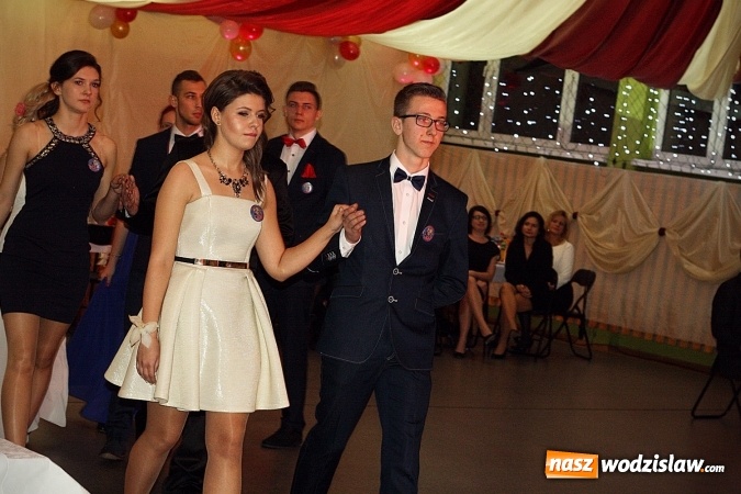 Zdjęcie w galerii na portalu naszwodzislaw.com: Studni&oacute;wka wodzisławskiego Ekonomika. Tak bawią się trzy klasy wiadomości z regionu