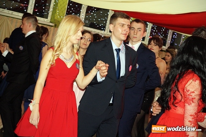 Zdjęcie w galerii na portalu naszwodzislaw.com: Studni&oacute;wka wodzisławskiego Ekonomika. Tak bawią się trzy klasy wiadomości z regionu