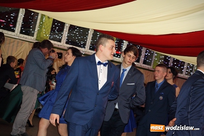 Zdjęcie w galerii na portalu naszwodzislaw.com: Studni&oacute;wka wodzisławskiego Ekonomika. Tak bawią się trzy klasy wiadomości z regionu