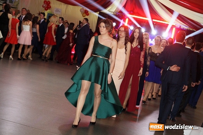 Zdjęcie w galerii na portalu naszwodzislaw.com: Studni&oacute;wka wodzisławskiego Ekonomika. Tak bawią się trzy klasy wiadomości z regionu