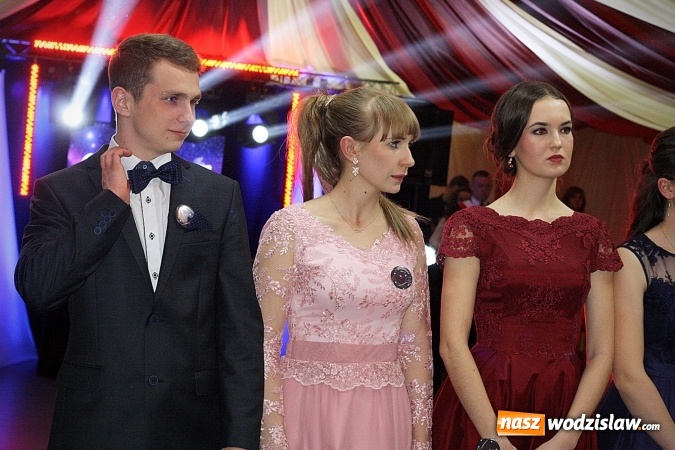 Zdjęcie w galerii na portalu naszwodzislaw.com: Studni&oacute;wka wodzisławskiego Ekonomika. Tak bawią się trzy klasy wiadomości z regionu