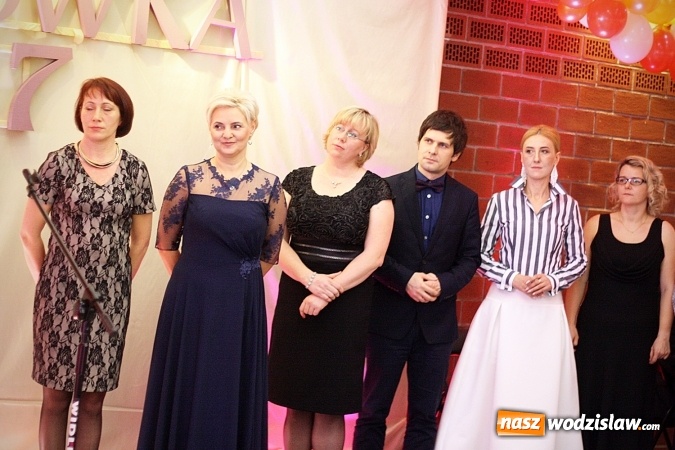 Zdjęcie w galerii na portalu naszwodzislaw.com: Studni&oacute;wka wodzisławskiego Ekonomika. Tak bawią się trzy klasy wiadomości z regionu