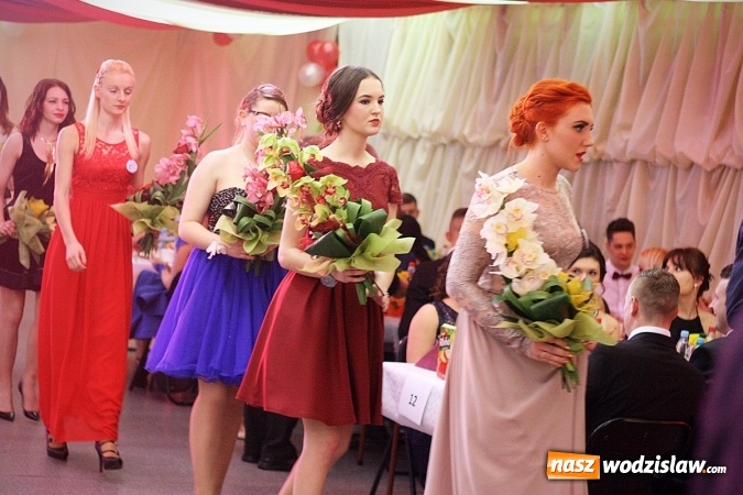 Zdjęcie w galerii na portalu naszwodzislaw.com: Studni&oacute;wka wodzisławskiego Ekonomika. Tak bawią się trzy klasy wiadomości z regionu