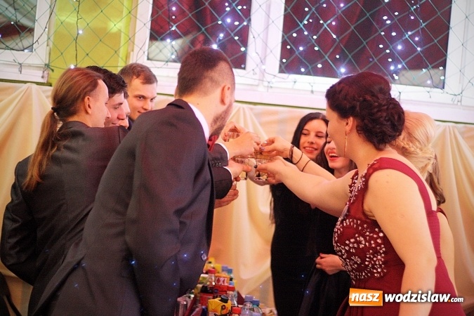 Zdjęcie w galerii na portalu naszwodzislaw.com: Studni&oacute;wka wodzisławskiego Ekonomika. Tak bawią się trzy klasy wiadomości z regionu