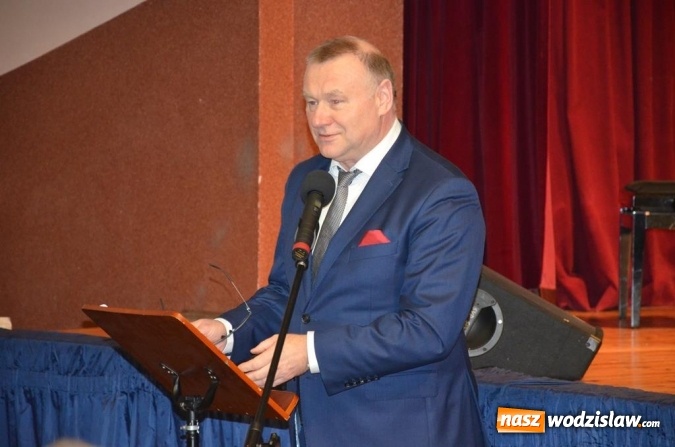 Zdjęcie w galerii na portalu naszwodzislaw.com: Zyskują, dając siebie. Kolejni uczniowie podejmują służbę wolontariacką wiadomości z regionu