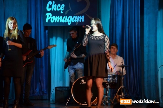 Zdjęcie w galerii na portalu naszwodzislaw.com: Zyskują, dając siebie. Kolejni uczniowie podejmują służbę wolontariacką wiadomości z regionu