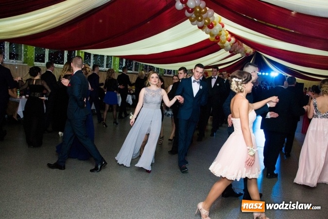 Zdjęcie w galerii na portalu naszwodzislaw.com: Drugi dzień studniówek w wodzisławskim Ekonomiku  wiadomości z regionu