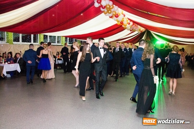 Zdjęcie w galerii na portalu naszwodzislaw.com: Drugi dzień studniówek w wodzisławskim Ekonomiku  wiadomości z regionu