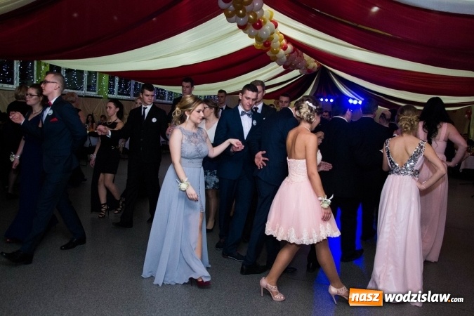 Zdjęcie w galerii na portalu naszwodzislaw.com: Drugi dzień studniówek w wodzisławskim Ekonomiku  wiadomości z regionu