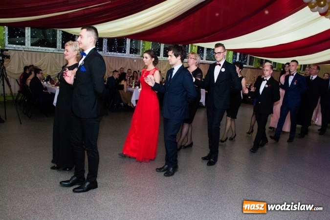 Zdjęcie w galerii na portalu naszwodzislaw.com: Drugi dzień studniówek w wodzisławskim Ekonomiku  wiadomości z regionu