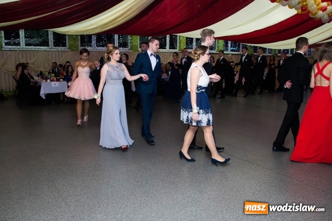 Zdjęcie w galerii na portalu naszwodzislaw.com: Drugi dzień studniówek w wodzisławskim Ekonomiku  wiadomości z regionu