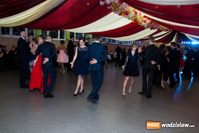 Zdjęcie w galerii na portalu naszwodzislaw.com: Drugi dzień studniówek w wodzisławskim Ekonomiku  wiadomości z regionu