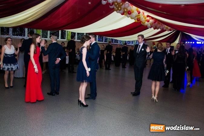 Zdjęcie w galerii na portalu naszwodzislaw.com: Drugi dzień studniówek w wodzisławskim Ekonomiku  wiadomości z regionu