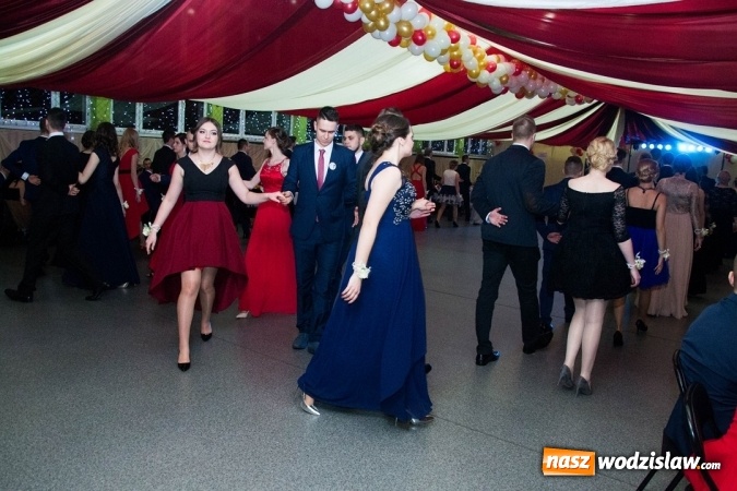 Zdjęcie w galerii na portalu naszwodzislaw.com: Drugi dzień studniówek w wodzisławskim Ekonomiku  wiadomości z regionu