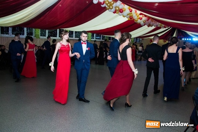 Zdjęcie w galerii na portalu naszwodzislaw.com: Drugi dzień studniówek w wodzisławskim Ekonomiku  wiadomości z regionu