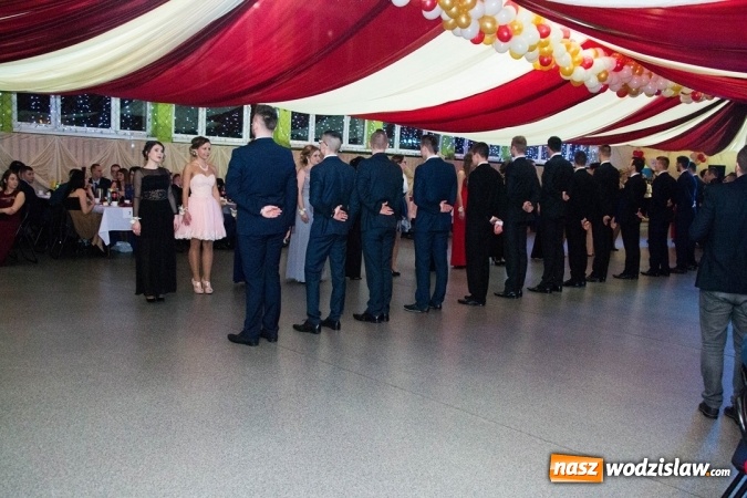 Zdjęcie w galerii na portalu naszwodzislaw.com: Drugi dzień studniówek w wodzisławskim Ekonomiku  wiadomości z regionu