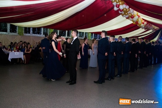 Zdjęcie w galerii na portalu naszwodzislaw.com: Drugi dzień studniówek w wodzisławskim Ekonomiku  wiadomości z regionu