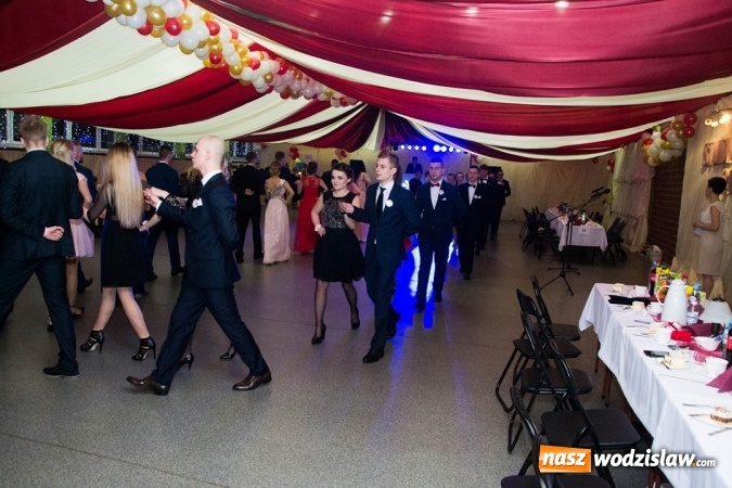 Zdjęcie w galerii na portalu naszwodzislaw.com: Drugi dzień studniówek w wodzisławskim Ekonomiku  wiadomości z regionu