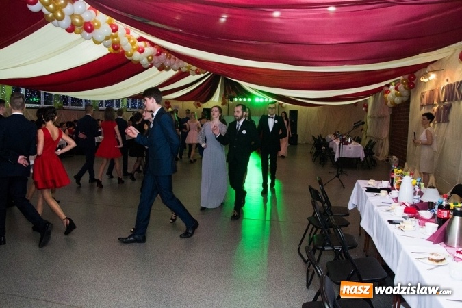 Zdjęcie w galerii na portalu naszwodzislaw.com: Drugi dzień studniówek w wodzisławskim Ekonomiku  wiadomości z regionu