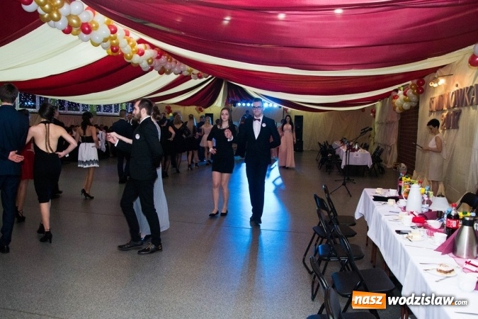 Zdjęcie w galerii na portalu naszwodzislaw.com: Drugi dzień studniówek w wodzisławskim Ekonomiku  wiadomości z regionu