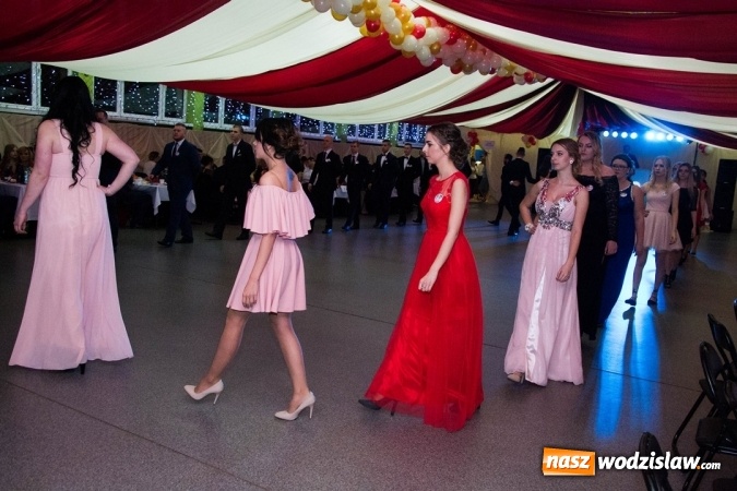 Zdjęcie w galerii na portalu naszwodzislaw.com: Drugi dzień studniówek w wodzisławskim Ekonomiku  wiadomości z regionu