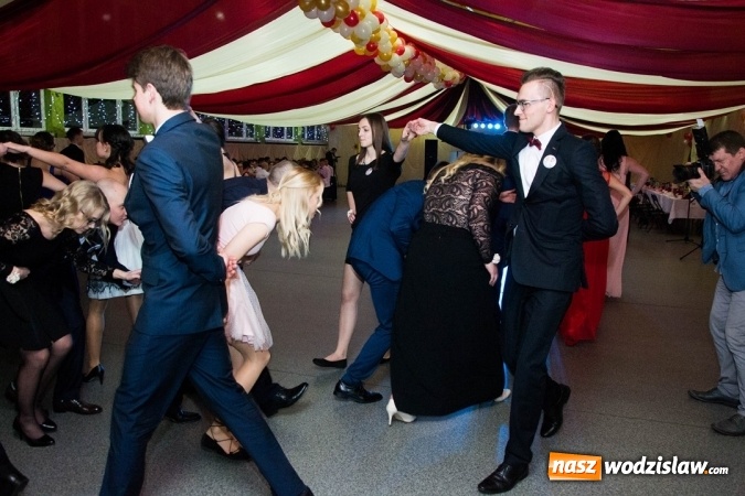 Zdjęcie w galerii na portalu naszwodzislaw.com: Drugi dzień studniówek w wodzisławskim Ekonomiku  wiadomości z regionu