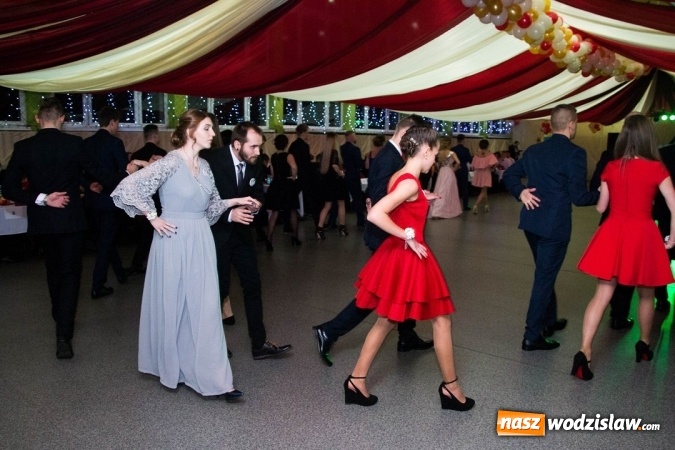 Zdjęcie w galerii na portalu naszwodzislaw.com: Drugi dzień studniówek w wodzisławskim Ekonomiku  wiadomości z regionu