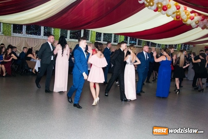 Zdjęcie w galerii na portalu naszwodzislaw.com: Drugi dzień studniówek w wodzisławskim Ekonomiku  wiadomości z regionu