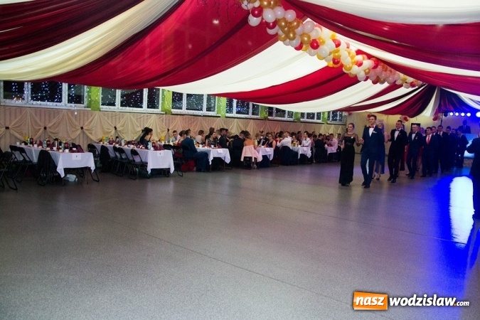 Zdjęcie w galerii na portalu naszwodzislaw.com: Drugi dzień studniówek w wodzisławskim Ekonomiku  wiadomości z regionu