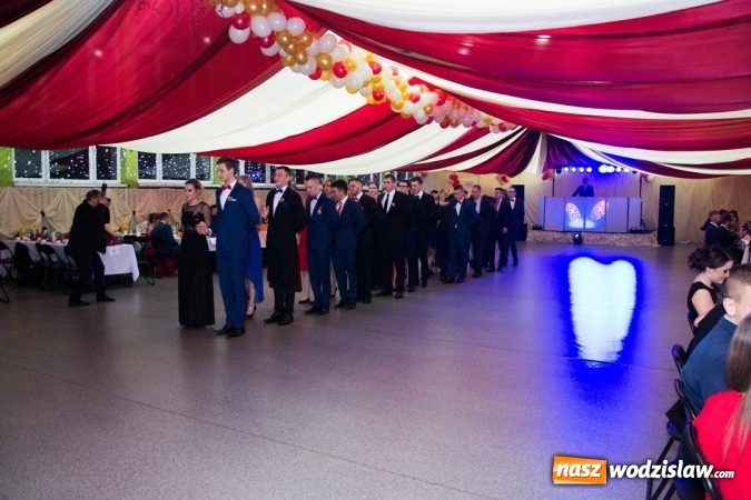 Zdjęcie w galerii na portalu naszwodzislaw.com: Drugi dzień studniówek w wodzisławskim Ekonomiku  wiadomości z regionu