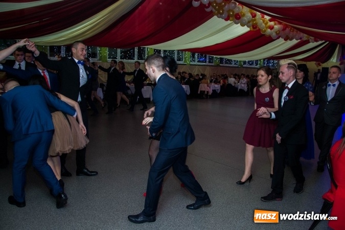 Zdjęcie w galerii na portalu naszwodzislaw.com: Drugi dzień studniówek w wodzisławskim Ekonomiku  wiadomości z regionu