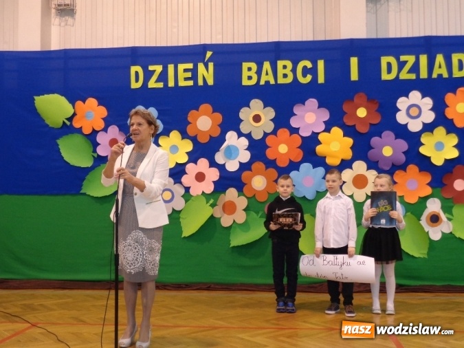 Zdjęcie w galerii na portalu naszwodzislaw.com: Dzień Babci i Dziadka w Zespole Szkolno – Przedszkolnym nr 5  wiadomości z regionu
