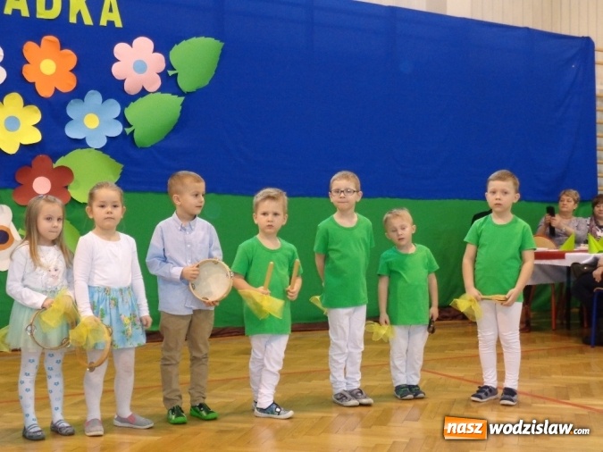 Zdjęcie w galerii na portalu naszwodzislaw.com: Dzień Babci i Dziadka w Zespole Szkolno – Przedszkolnym nr 5  wiadomości z regionu