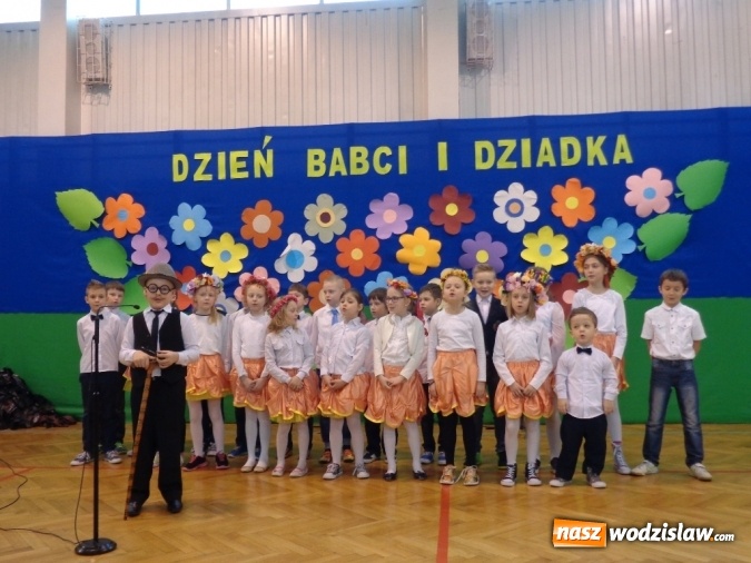 Zdjęcie w galerii na portalu naszwodzislaw.com: Dzień Babci i Dziadka w Zespole Szkolno – Przedszkolnym nr 5  wiadomości z regionu