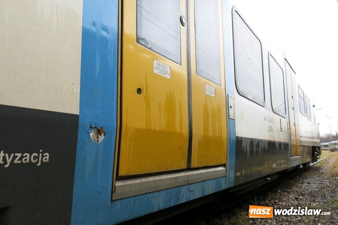 Zdjęcie w galerii na portalu naszwodzislaw.com: Koleje Śląskie zamierzają ograniczyć wybryki pseudokibic&oacute;w wiadomości z regionu