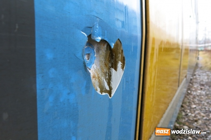 Zdjęcie w galerii na portalu naszwodzislaw.com: Koleje Śląskie zamierzają ograniczyć wybryki pseudokibic&oacute;w wiadomości z regionu