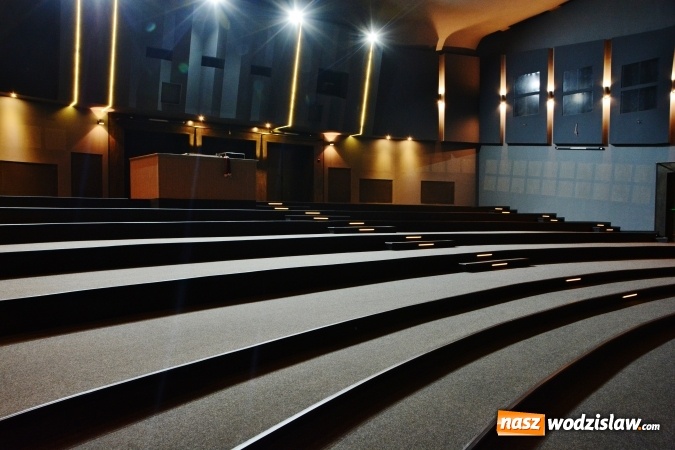 Zdjęcie w galerii na portalu naszwodzislaw.com: WCK prezentuje odnowioną salę widowiskową  wiadomości z regionu