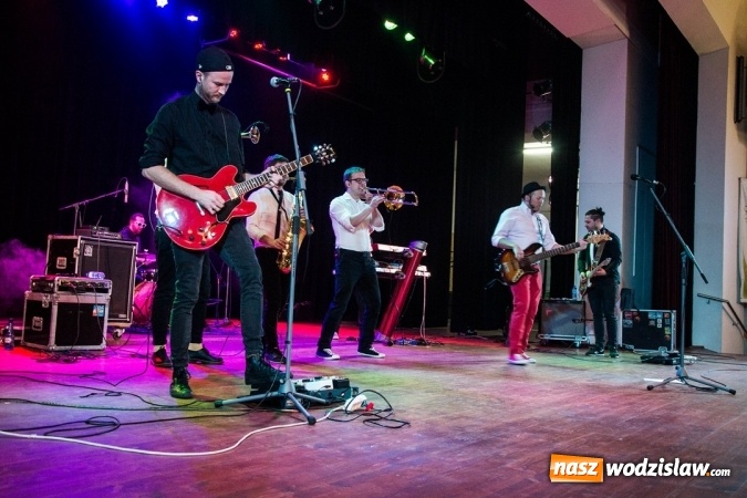 Zdjęcie w galerii na portalu naszwodzislaw.com: Walentynki w Radlinie: Cała Góra Barwinków  wiadomości z regionu