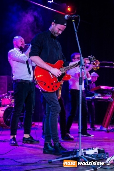 Zdjęcie w galerii na portalu naszwodzislaw.com: Walentynki w Radlinie: Cała Góra Barwinków  wiadomości z regionu