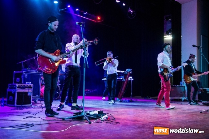 Zdjęcie w galerii na portalu naszwodzislaw.com: Walentynki w Radlinie: Cała Góra Barwinków  wiadomości z regionu