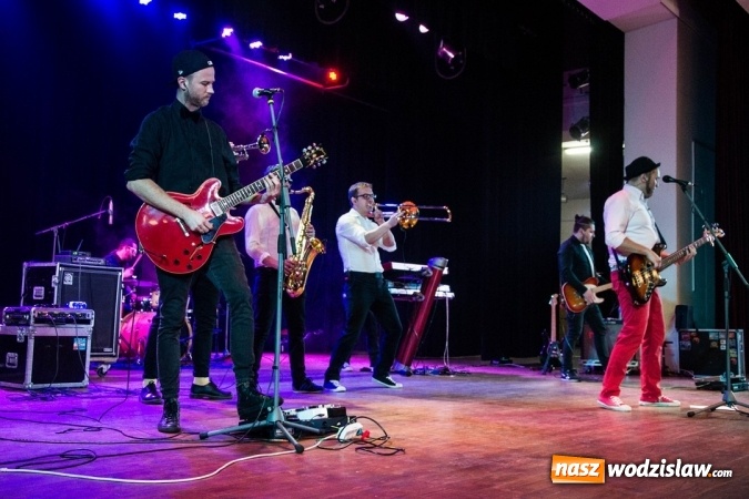 Zdjęcie w galerii na portalu naszwodzislaw.com: Walentynki w Radlinie: Cała Góra Barwinków  wiadomości z regionu