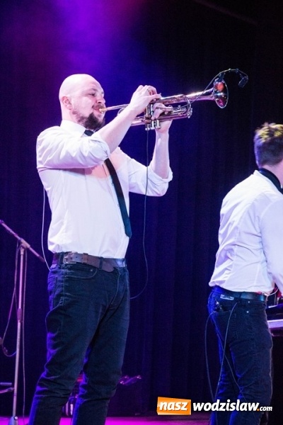 Zdjęcie w galerii na portalu naszwodzislaw.com: Walentynki w Radlinie: Cała Góra Barwinków  wiadomości z regionu