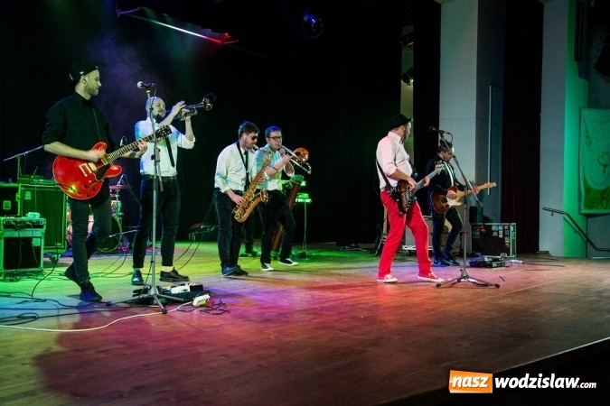 Zdjęcie w galerii na portalu naszwodzislaw.com: Walentynki w Radlinie: Cała Góra Barwinków  wiadomości z regionu