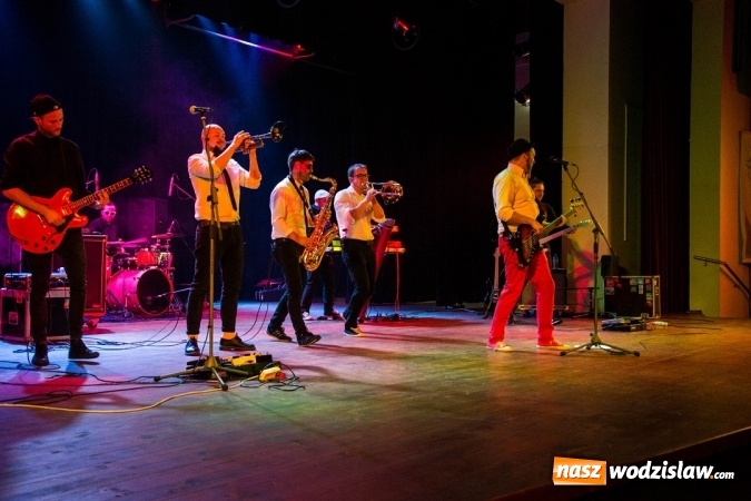 Zdjęcie w galerii na portalu naszwodzislaw.com: Walentynki w Radlinie: Cała Góra Barwinków  wiadomości z regionu