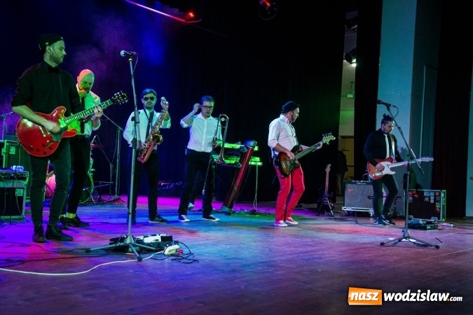 Zdjęcie w galerii na portalu naszwodzislaw.com: Walentynki w Radlinie: Cała Góra Barwinków  wiadomości z regionu