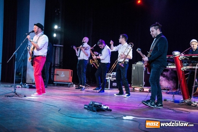 Zdjęcie w galerii na portalu naszwodzislaw.com: Walentynki w Radlinie: Cała Góra Barwinków  wiadomości z regionu