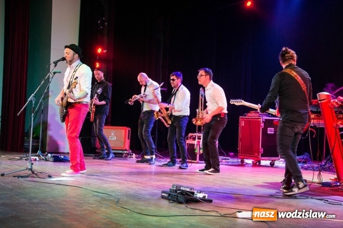 Zdjęcie w galerii na portalu naszwodzislaw.com: Walentynki w Radlinie: Cała Góra Barwinków  wiadomości z regionu