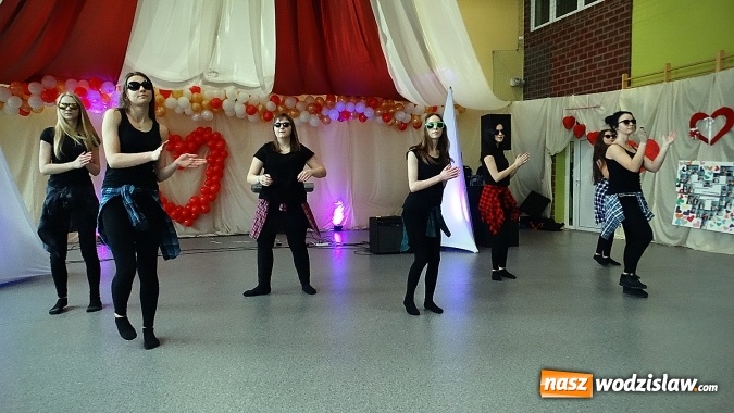 Zdjęcie w galerii na portalu naszwodzislaw.com: Otwórzmy nasze serca. Wodzisławski Ekonomik charytatywnie wiadomości z regionu