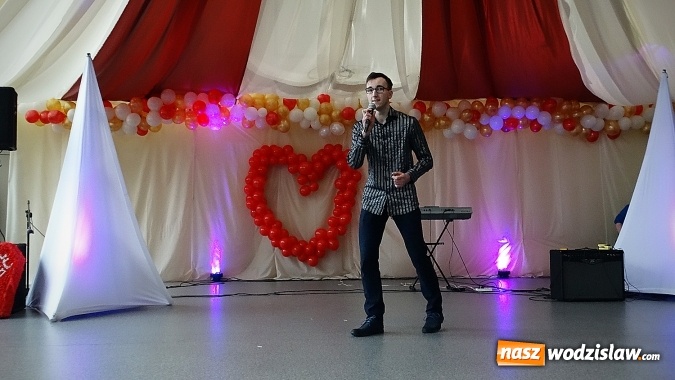 Zdjęcie w galerii na portalu naszwodzislaw.com: Otwórzmy nasze serca. Wodzisławski Ekonomik charytatywnie wiadomości z regionu