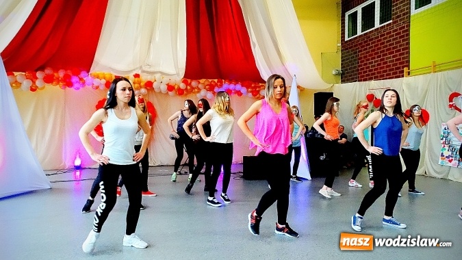 Zdjęcie w galerii na portalu naszwodzislaw.com: Otwórzmy nasze serca. Wodzisławski Ekonomik charytatywnie wiadomości z regionu